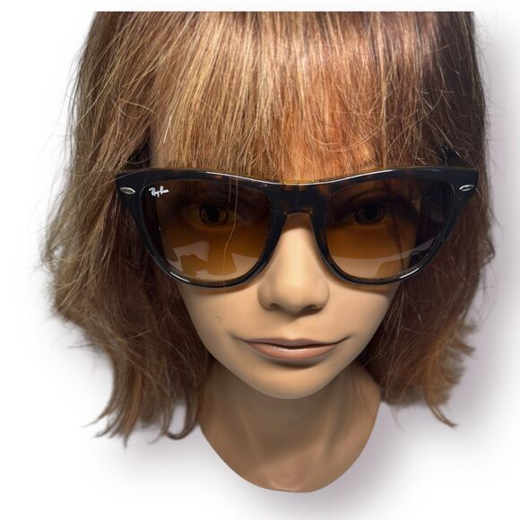 Ray-Ban RB4105 Wayfarer Folding Classic Sunglasses Polished Light Havana 710/51 - Picture 12 of 12